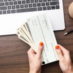 ¿Por qué la gente sigue usando cheques en 2026?